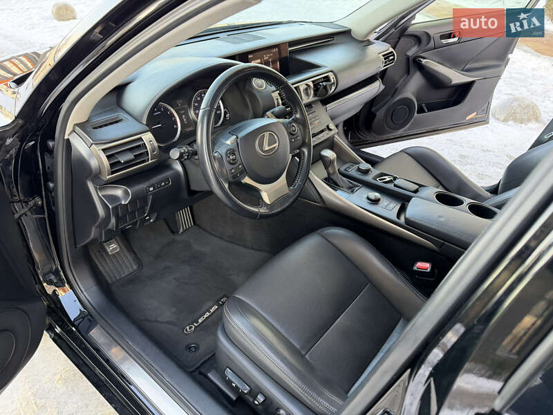 Седан Lexus IS 2015 в Киеве фото 14 Седан Lexus IS 2015 в Киеве