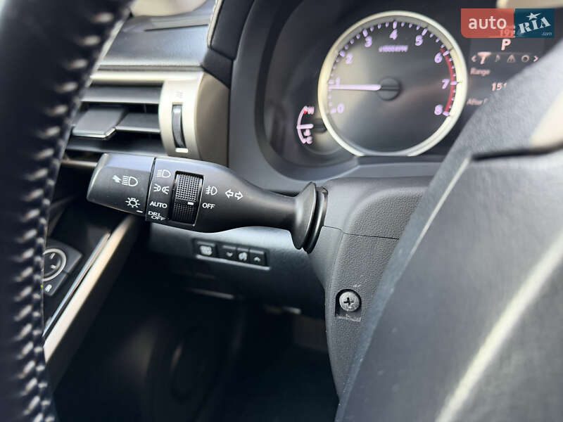 Седан Lexus IS 2015 в Киеве фото 36 Седан Lexus IS 2015 в Киеве