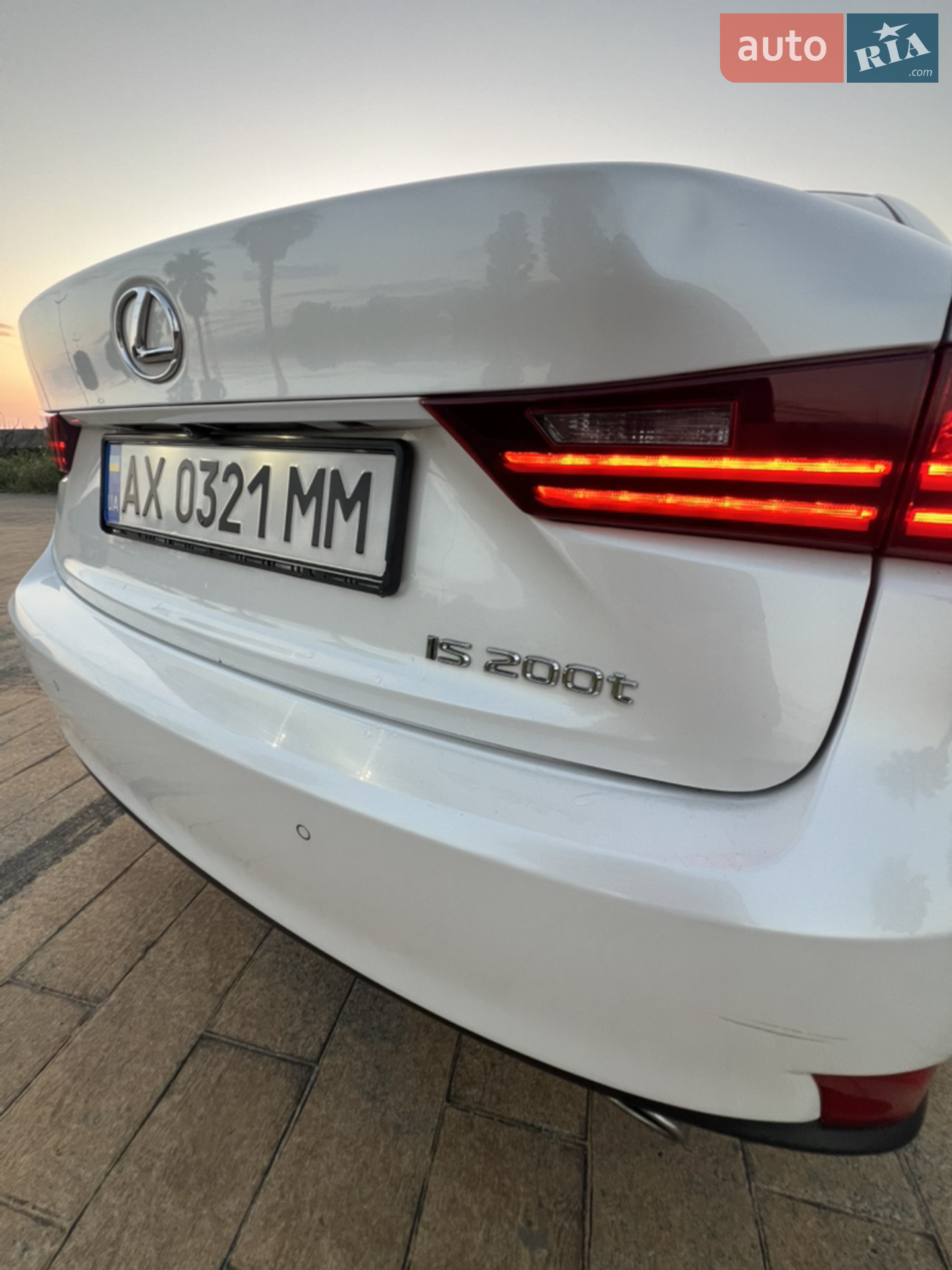 2016 Lexus IS - мініатюра 8