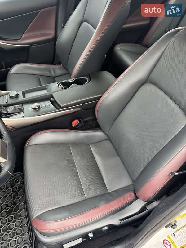 Седан Lexus IS 2016 в Києві фото 25 Седан Lexus IS 2016 в Києві