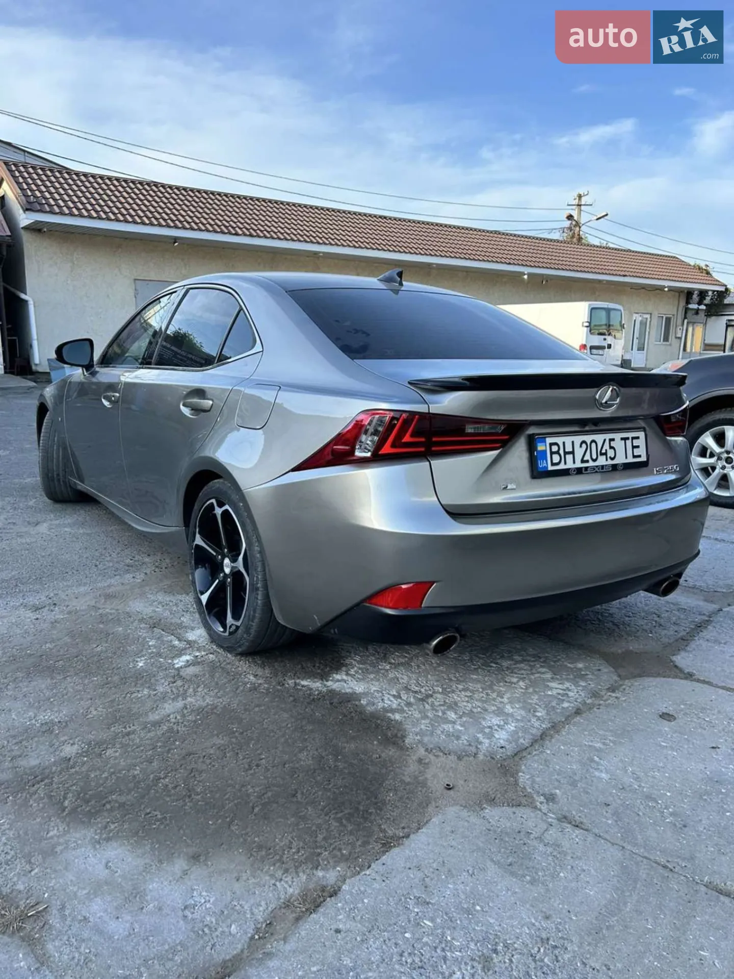 2014 Lexus IS - мініатюра 3