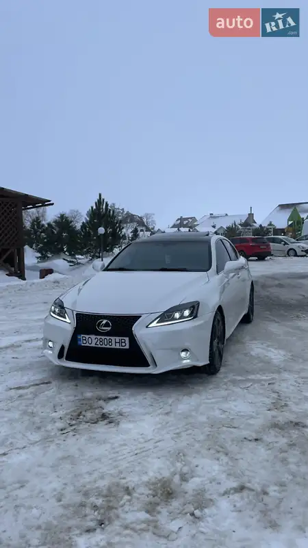 Lexus IS 2010
