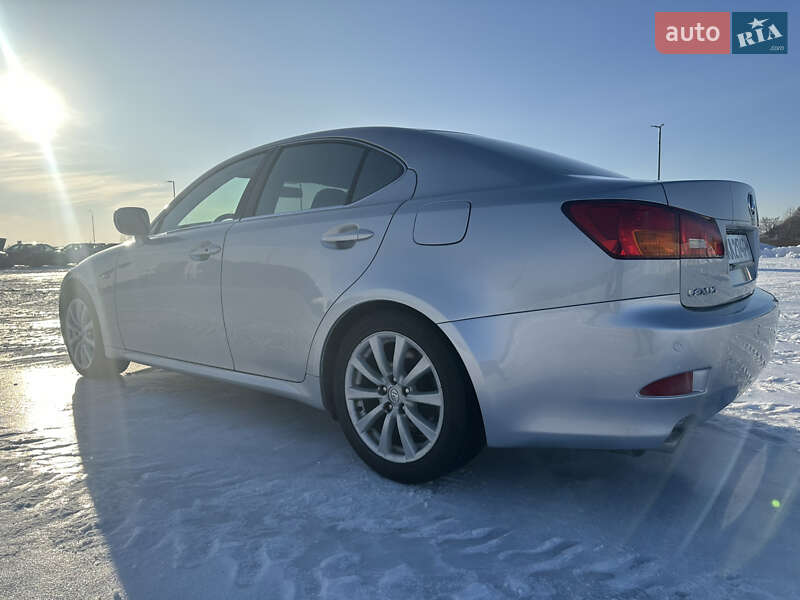 Седан Lexus IS 2008 в Киеве