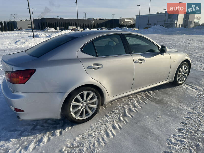 Седан Lexus IS 2008 в Киеве