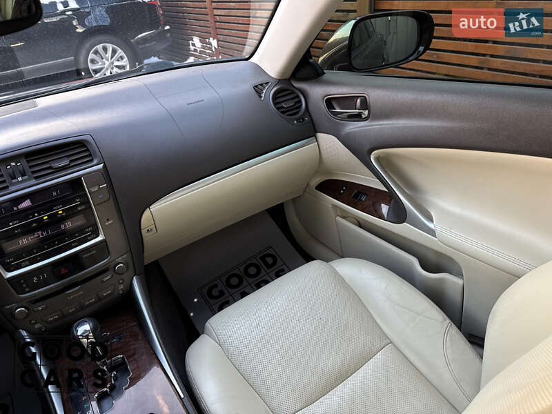 Седан Lexus IS 2012 в Одессе