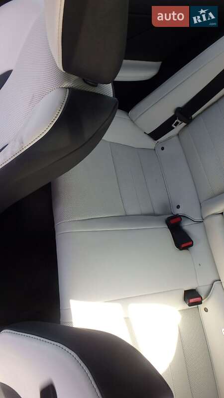 Седан Lexus IS 2022 в Харкові