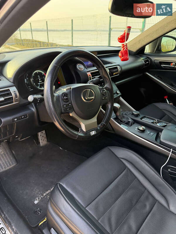Седан Lexus IS 2016 в Днепре