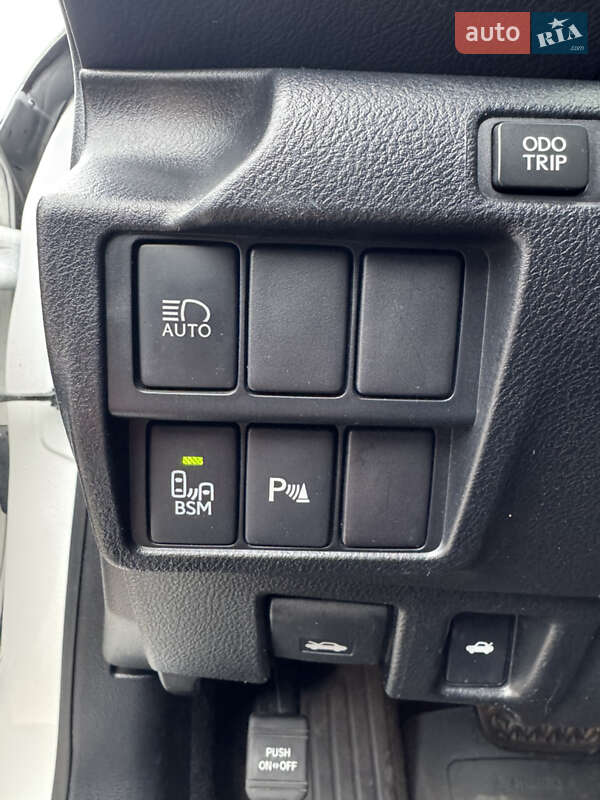 Седан Lexus IS 2016 в Києві фото 10 Седан Lexus IS 2016 в Києві