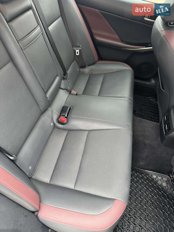 Седан Lexus IS 2016 в Києві фото 19 Седан Lexus IS 2016 в Києві