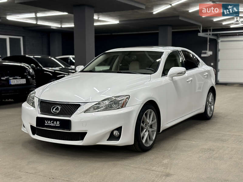 Lexus IS 2010