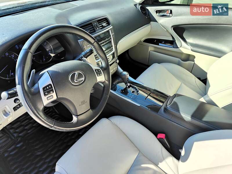 Седан Lexus IS 2011 в Києві фото 37 Седан Lexus IS 2011 в Києві