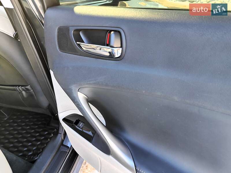Седан Lexus IS 2011 в Києві фото 58 Седан Lexus IS 2011 в Києві