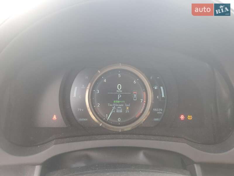 Седан Lexus IS 2014 в Львове