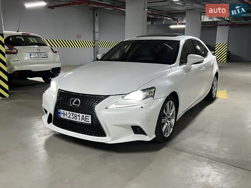 Lexus IS 2013