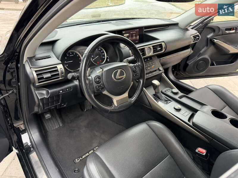Седан Lexus IS 2015 в Киеве фото 16 Седан Lexus IS 2015 в Киеве