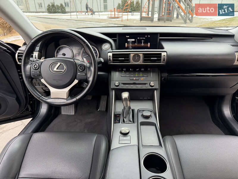 Седан Lexus IS 2015 в Киеве фото 28 Седан Lexus IS 2015 в Киеве