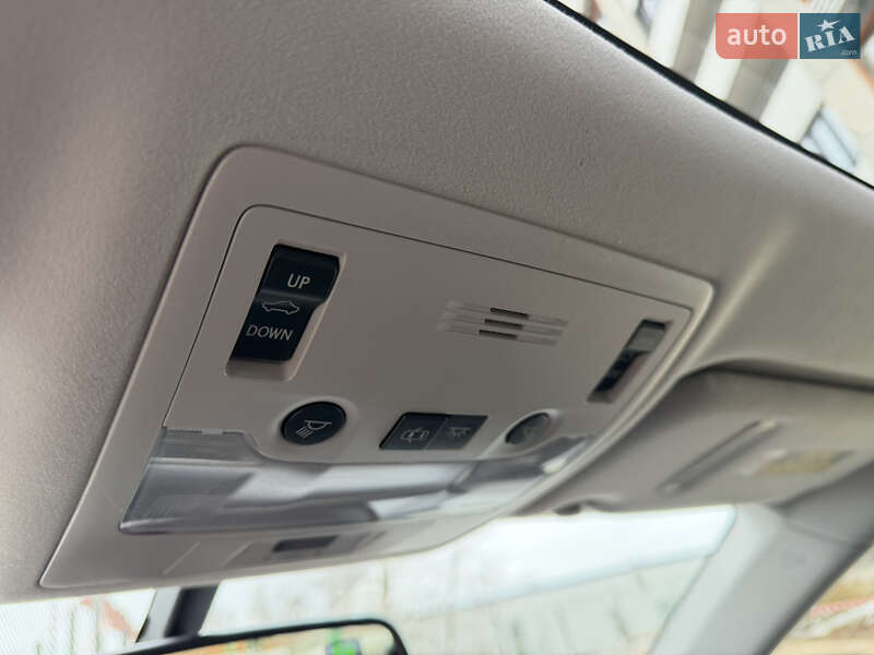 Седан Lexus IS 2015 в Киеве фото 34 Седан Lexus IS 2015 в Киеве