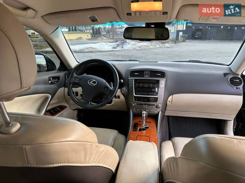 Седан Lexus IS 2009 в Шептицькому