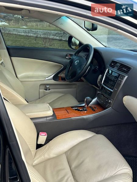 Седан Lexus IS 2009 в Шептицькому