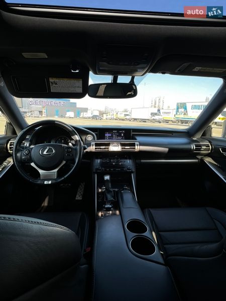 Седан Lexus IS 2013 в Киеве