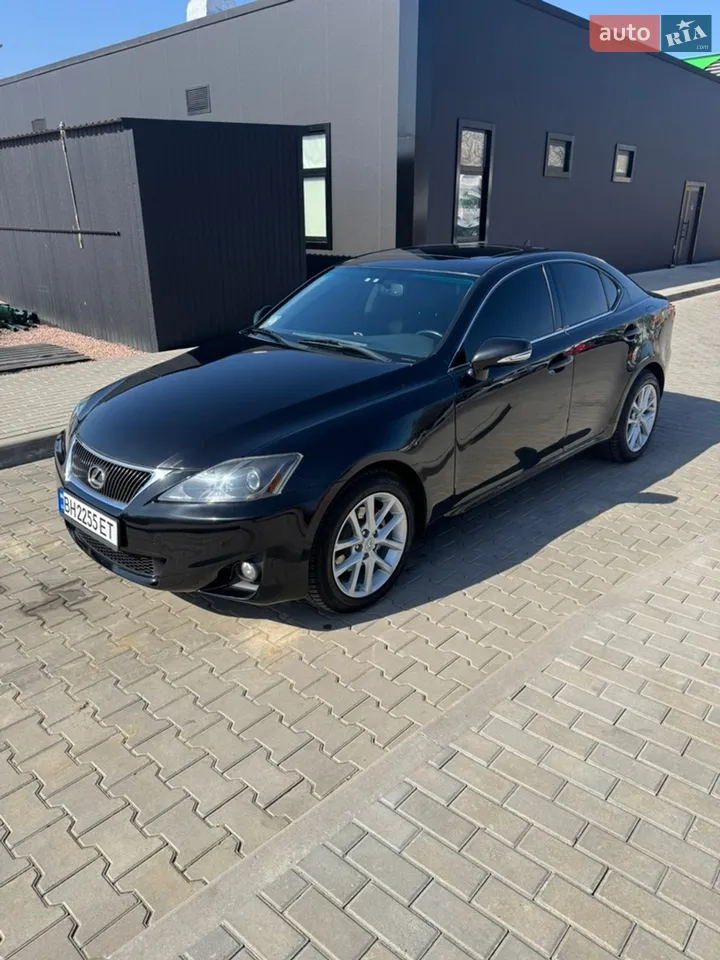 2011 Lexus IS - мініатюра 10