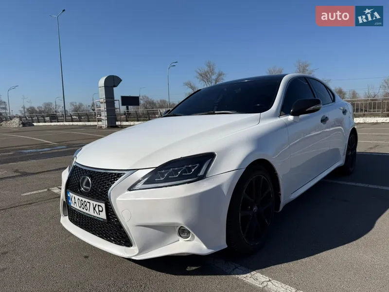 Lexus IS
