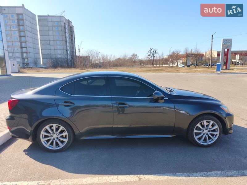 Седан Lexus IS 2008 в Полтаві
