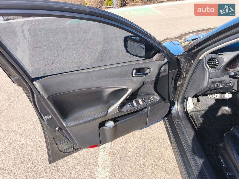 Седан Lexus IS 2008 в Полтаві