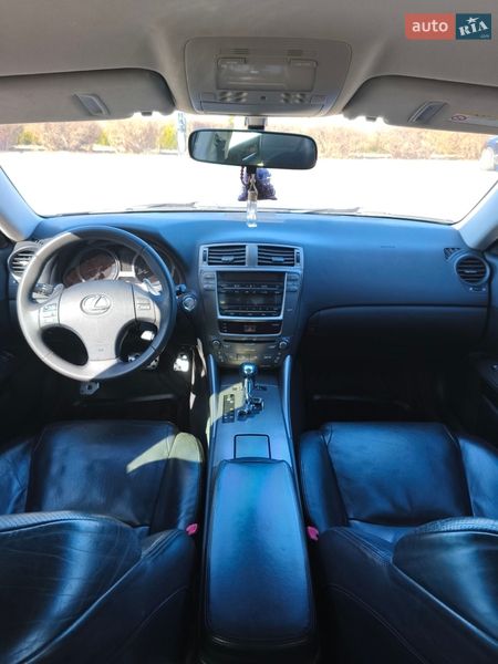 Седан Lexus IS 2008 в Полтаві