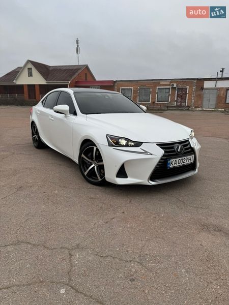 Lexus IS 2016