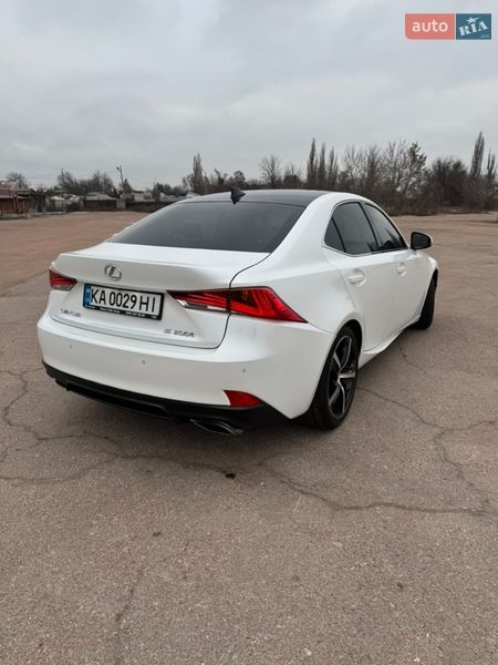 Седан Lexus IS 2016 в Киеве