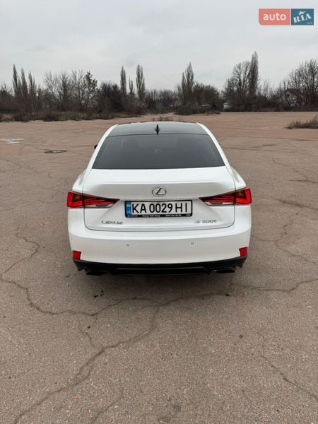Седан Lexus IS 2016 в Киеве