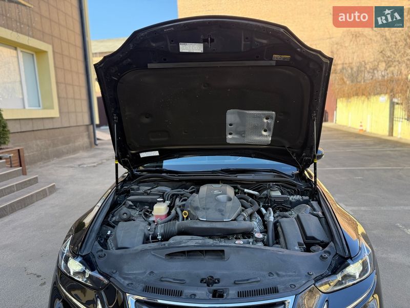 Седан Lexus IS 2018 в Киеве