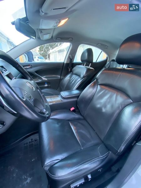 Седан Lexus IS 2008 в Киеве фото 7 Седан Lexus IS 2008 в Киеве