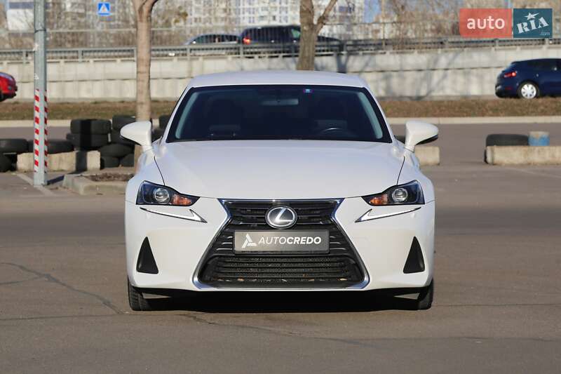 Седан Lexus IS 2017 в Киеве