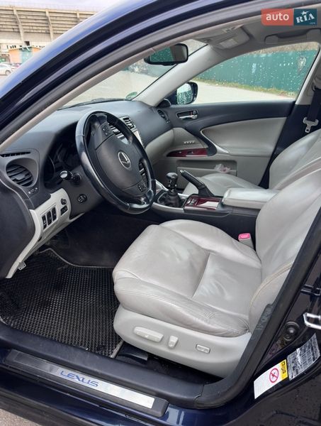 Седан Lexus IS 2007 в Ивано-Франковске