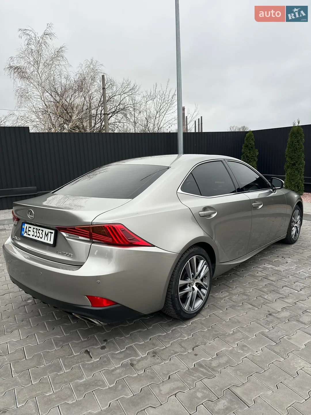 2017 Lexus IS - мініатюра 14