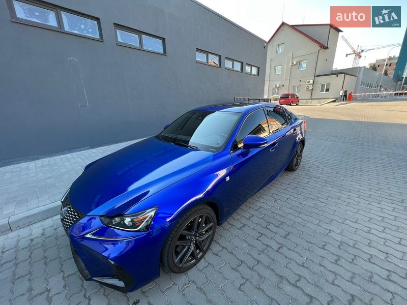 Седан Lexus IS 2017 в Львове