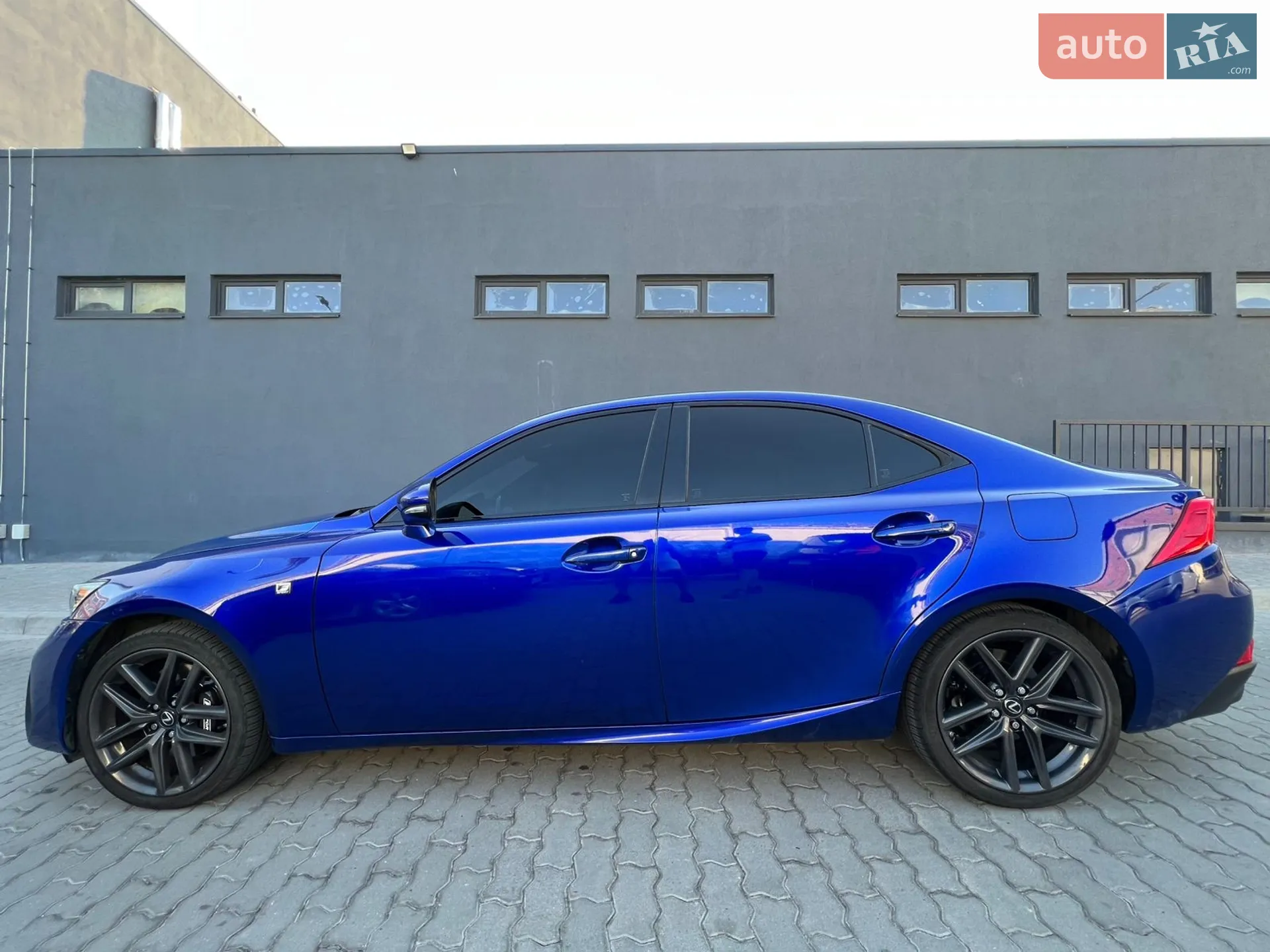 2017 Lexus IS - мініатюра 8