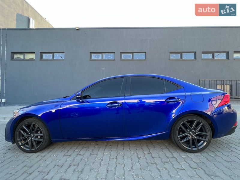 Седан Lexus IS 2017 в Львове