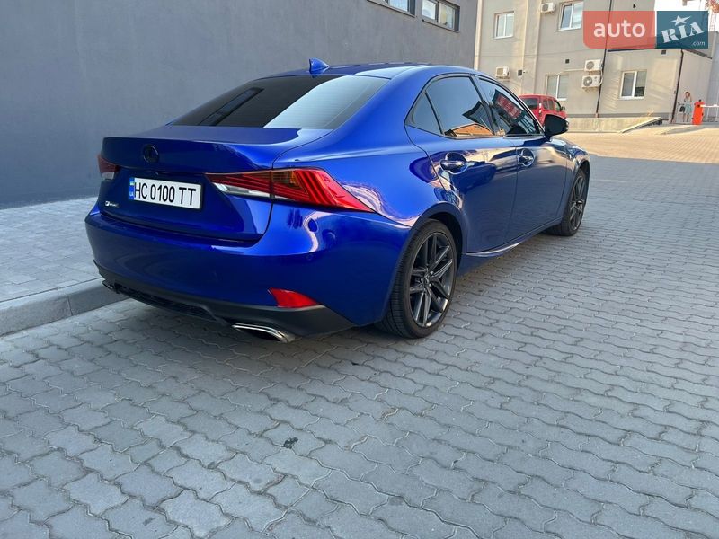 Седан Lexus IS 2017 в Львове
