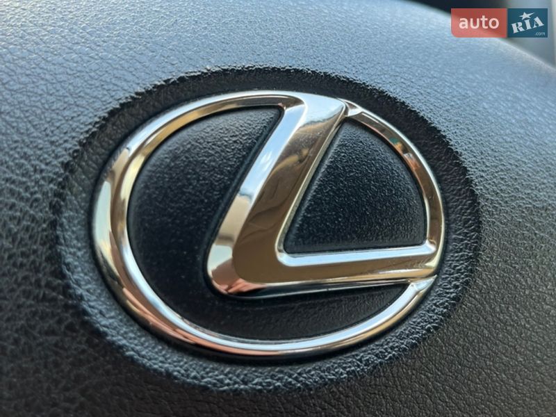 Седан Lexus IS 2007 в Львові