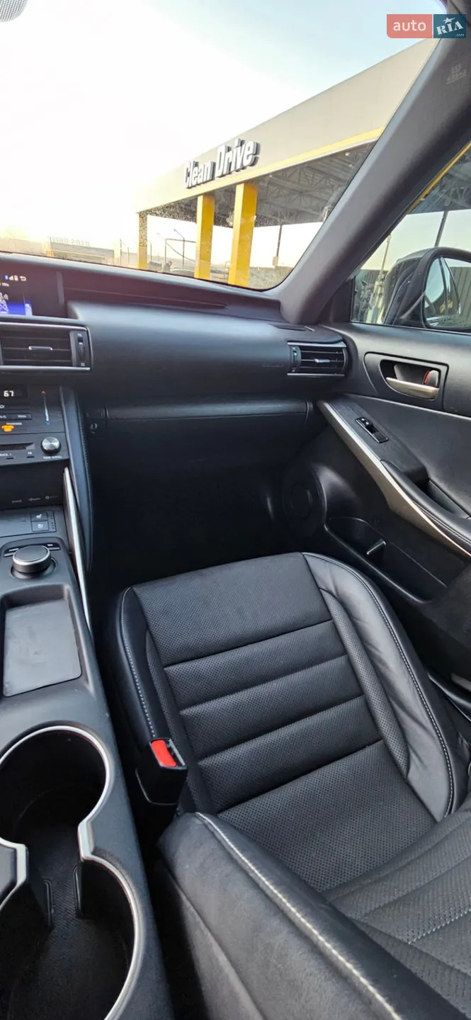 2020 Lexus IS - мініатюра 38