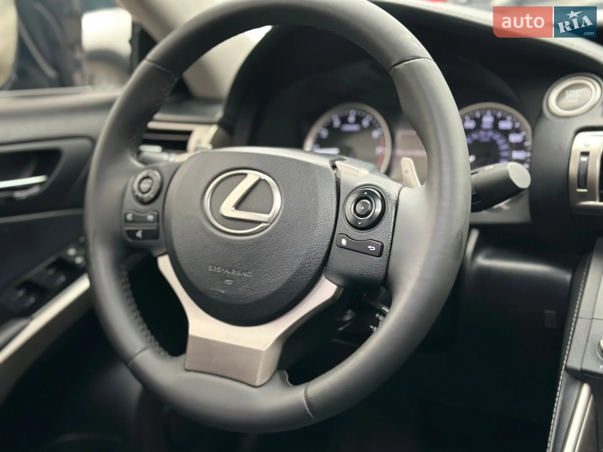 2015 Lexus IS - мініатюра 18