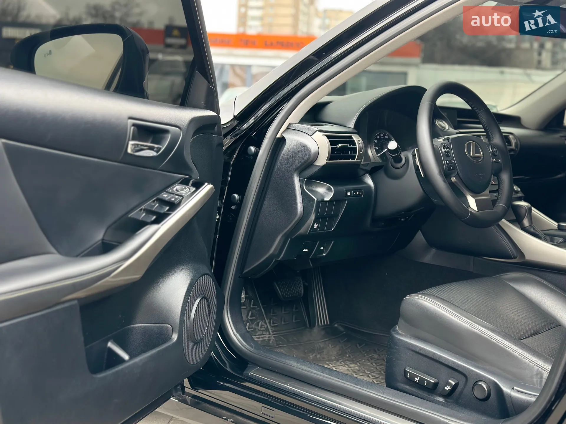2015 Lexus IS - мініатюра 19