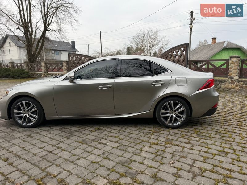 Седан Lexus IS 2017 в Калуше фото 19 Седан Lexus IS 2017 в Калуше