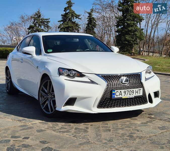 Седан Lexus IS 2016 в Черкасах