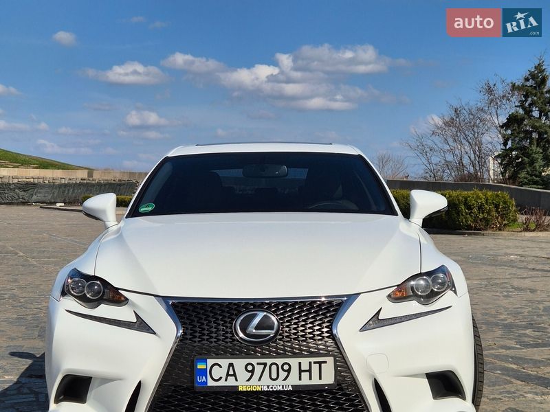 Седан Lexus IS 2016 в Черкасах