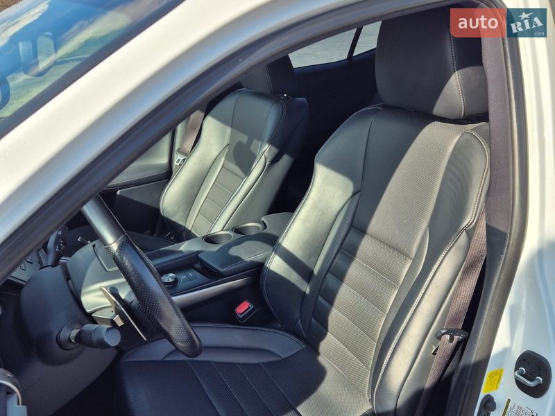 Седан Lexus IS 2016 в Черкасах