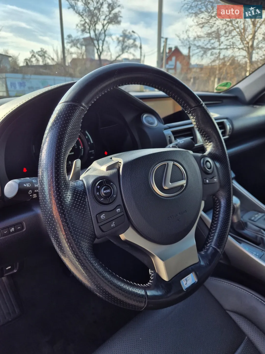 2016 Lexus IS - мініатюра 18